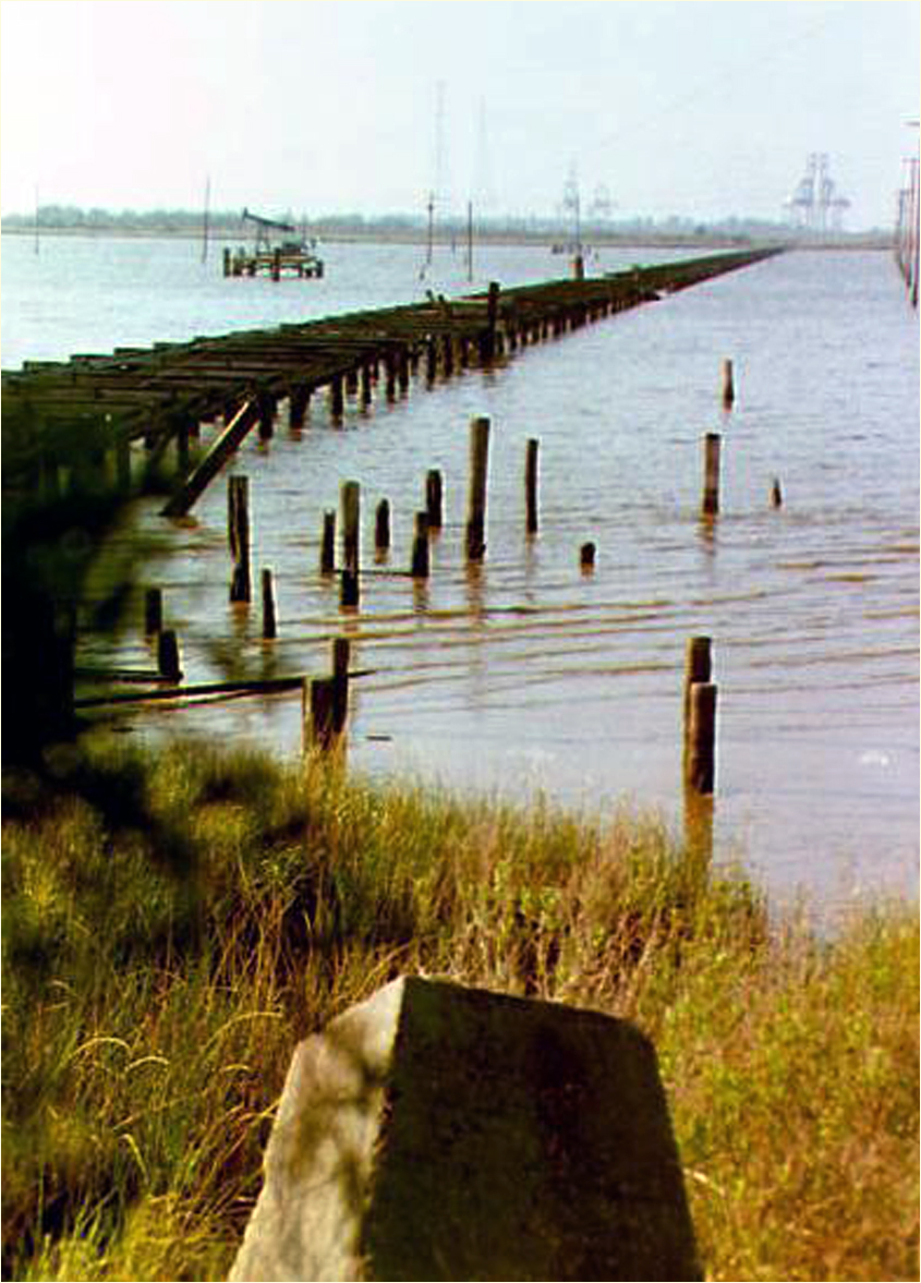 Baytown, Texas photos by Baytown Bert - Tabbs Bay Causeway