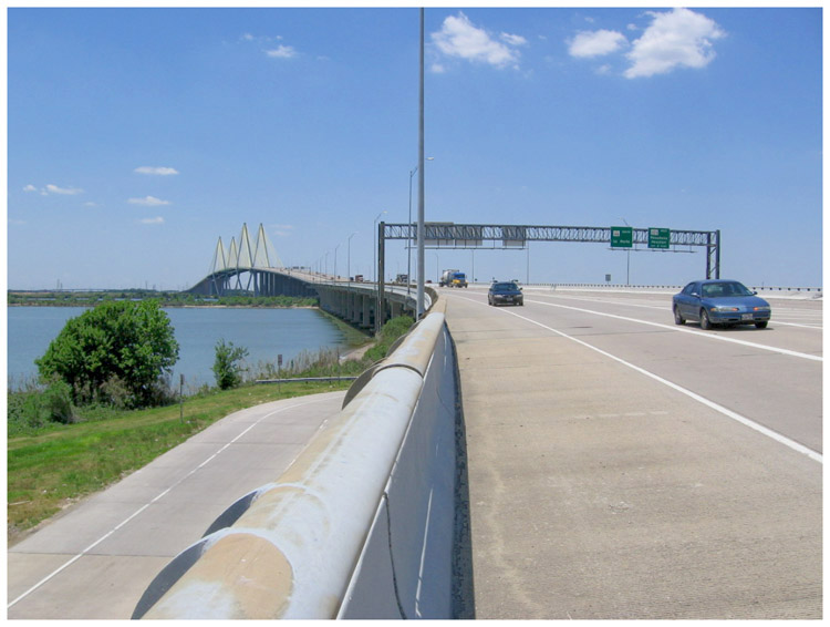 Fred Hartman Bridge heading North into Baytown Texas