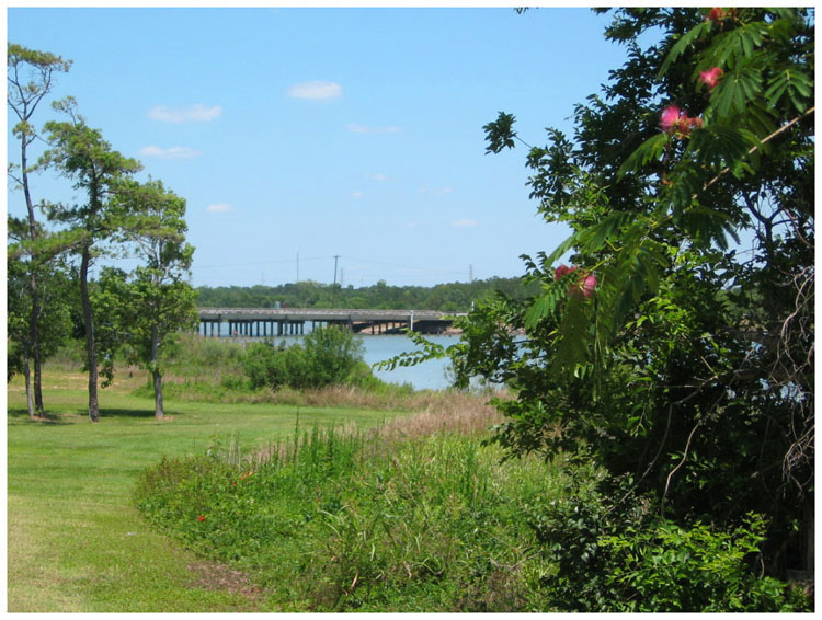 Business SH146 as it crosses Goose Lake